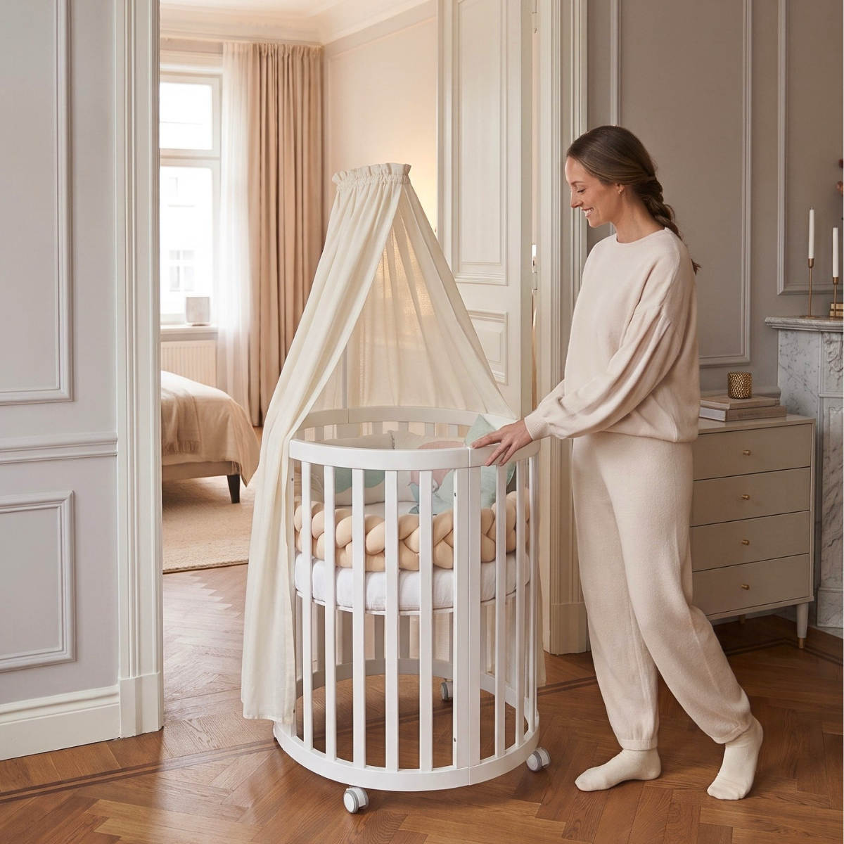 Oválná rostoucí postýlka Gekko Kids o šířce 70 cm snadno projíždí běžnými dveřmi