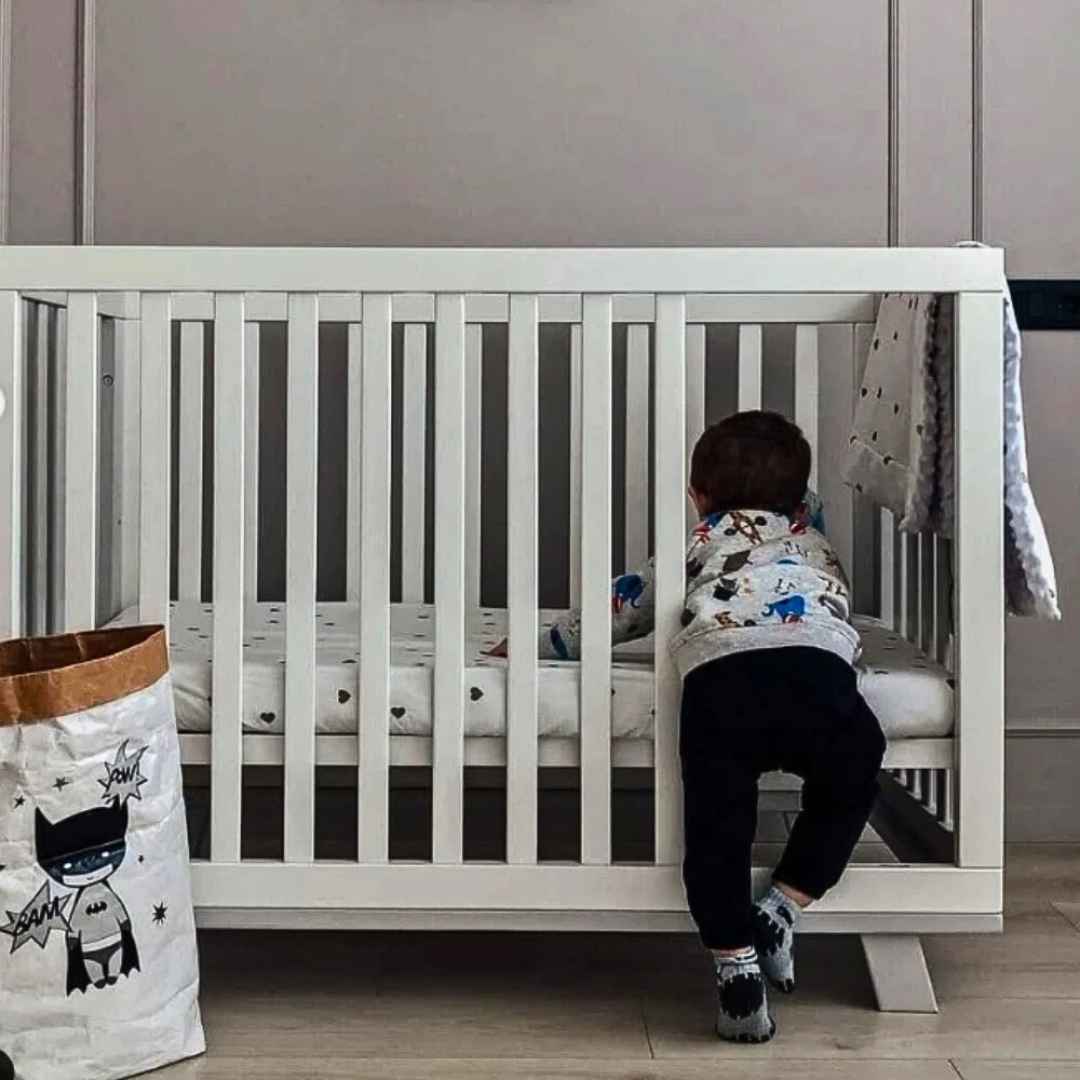 Dětská postýlka Lussi Gekko Kids 120x60. Bílá / Šedá