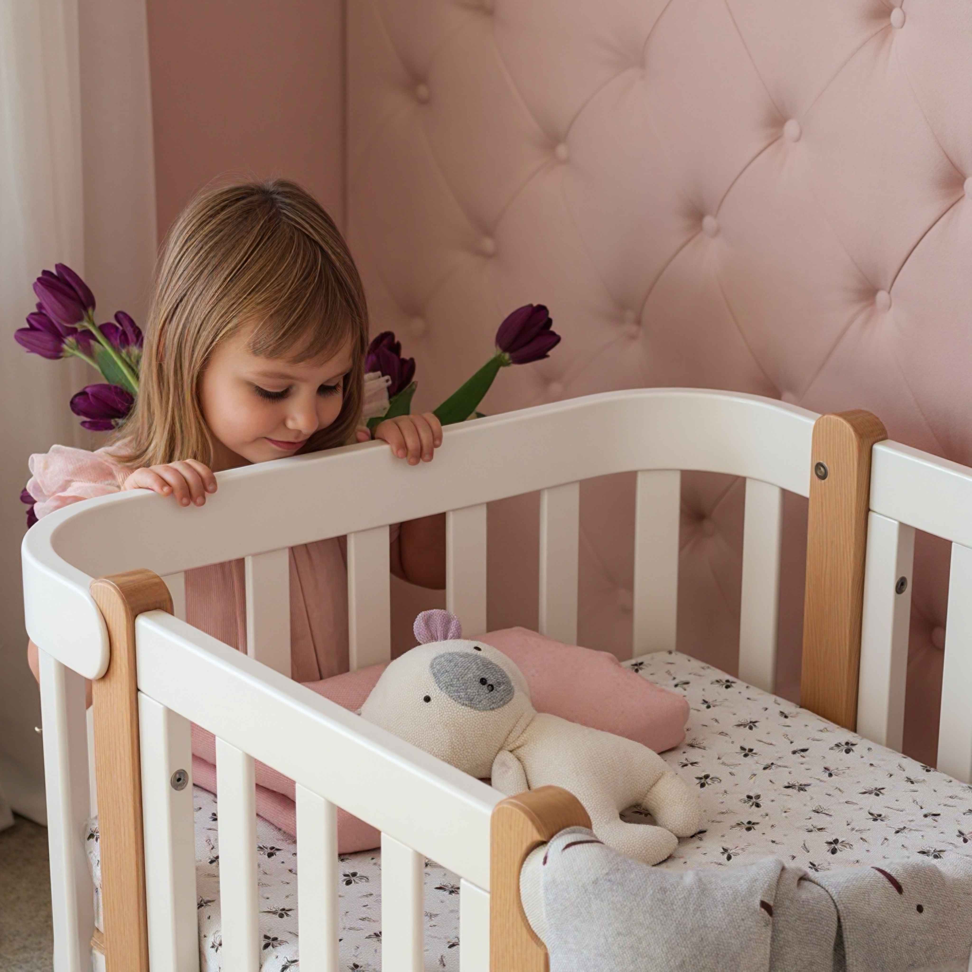 Sada. Dětská postýlka Zukko 120x60 s kvalitní matrací. Bílá/Přírodní