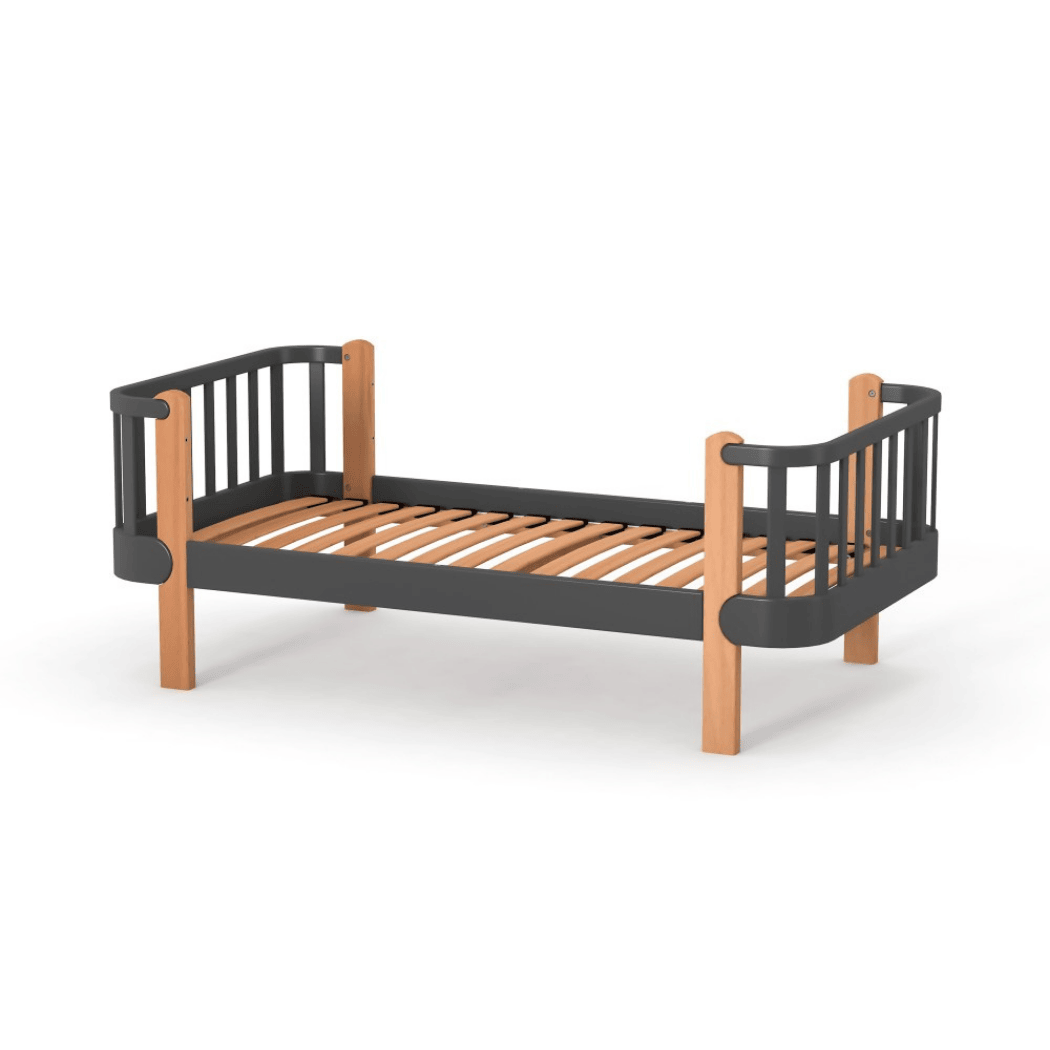 Dětská postel Zukko Gekko 160x80. Tmavě šedá / Přírodní buk