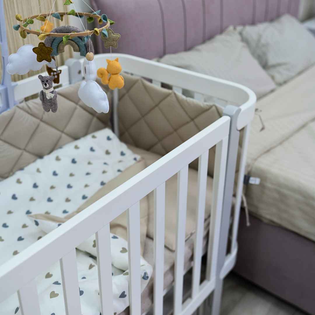 Dětská rostoucí postýlka Zukko Gekko Kids. Kolébka a postýlka 2v1. Bílá / Šedá